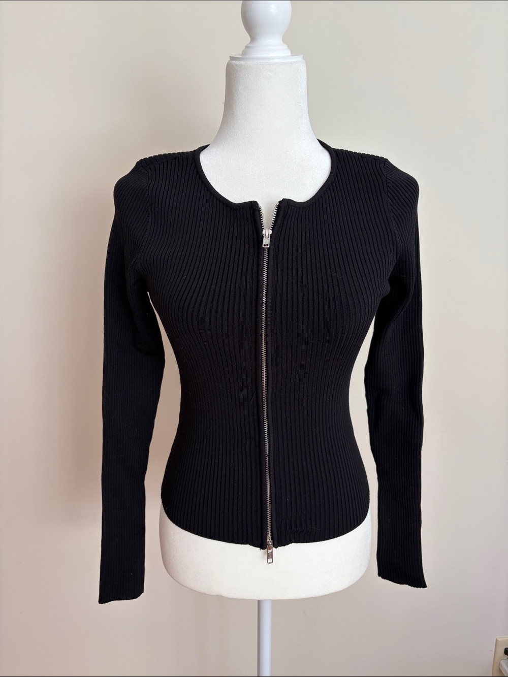 Good American Black Top with Branded Neck Tag
